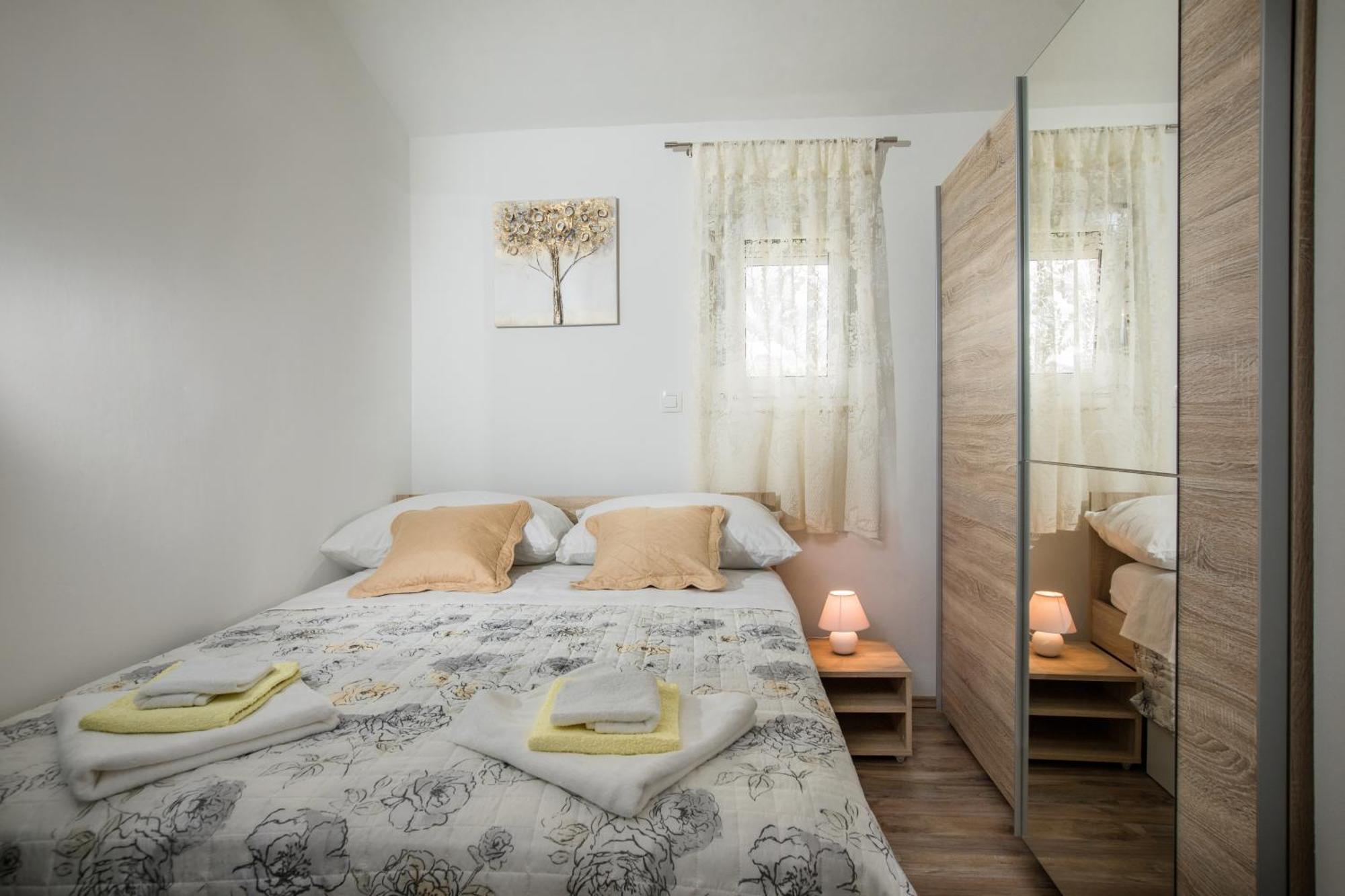 Apartments Essentia Podstrana Bagian luar foto
